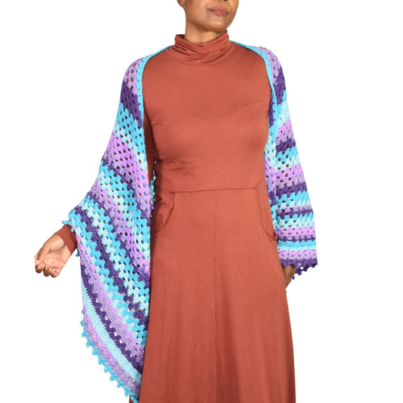 Hand Knit Crochet Shawl Blue Ombre Blanket Wrap Triangle Granny Squares One Size - Picture 16 of 16